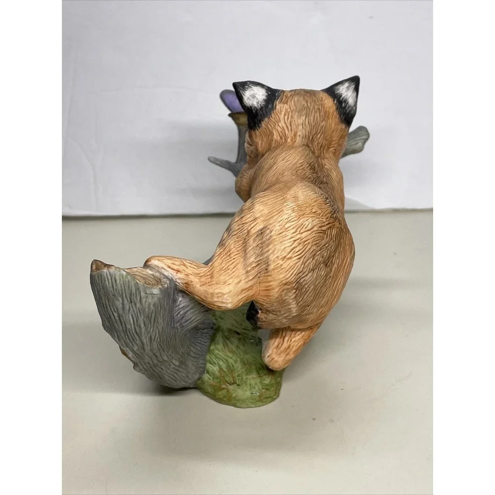 CAPTIVATED 1985 Franklin Mint Fine Porcelain Bobcat W/Butterfly Figurine Vintage